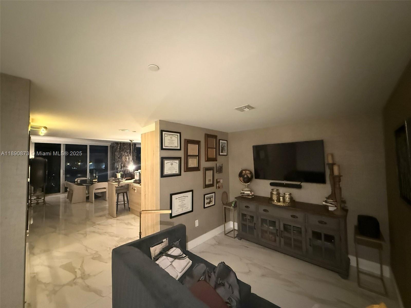THE HARBOUR SOUTH CONDO - Residential Lease