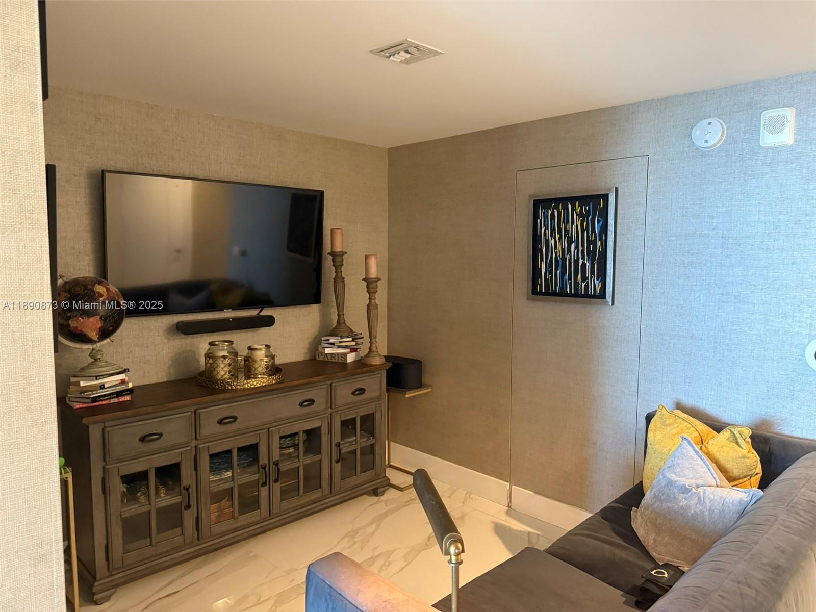 THE HARBOUR SOUTH CONDO - Residential Lease
