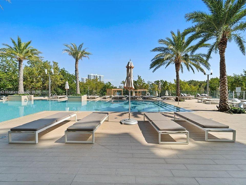 THE HARBOUR SOUTH CONDO - Residential Lease