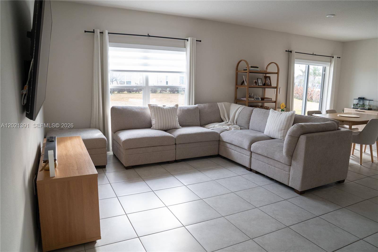 603 Lychee Ln