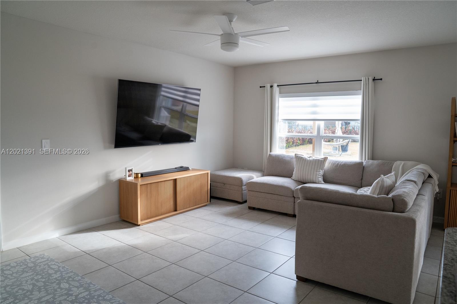 603 Lychee Ln