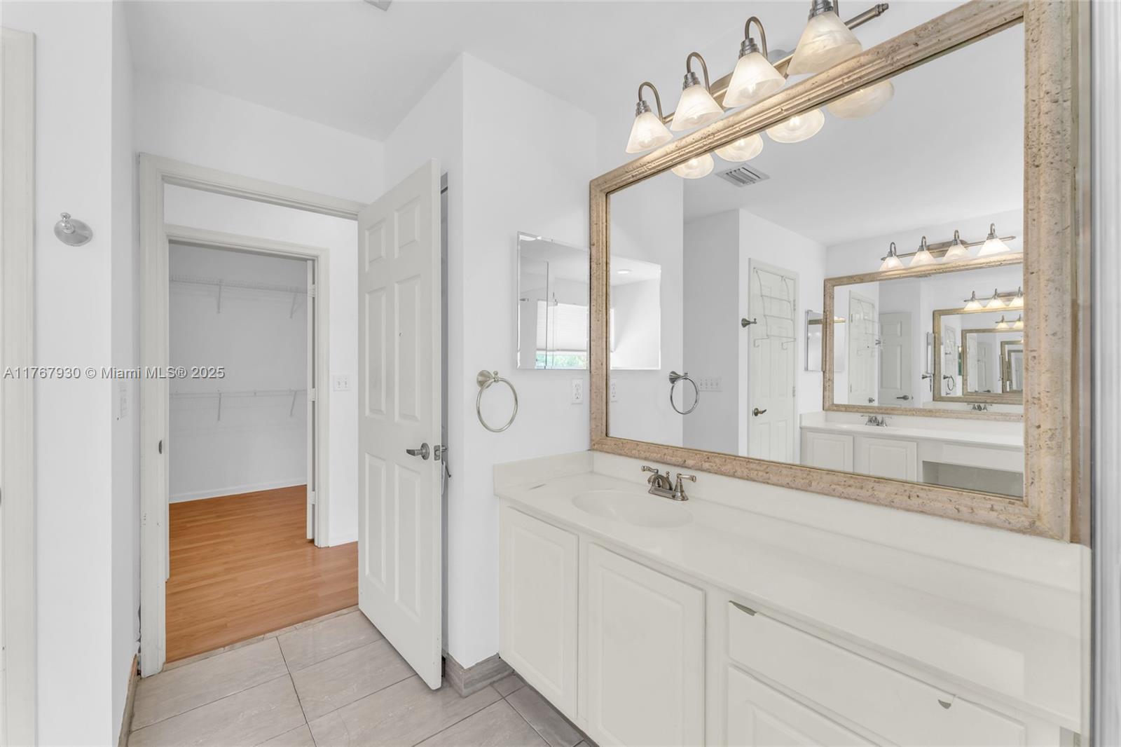 PEMBROKE SHORES - Residential