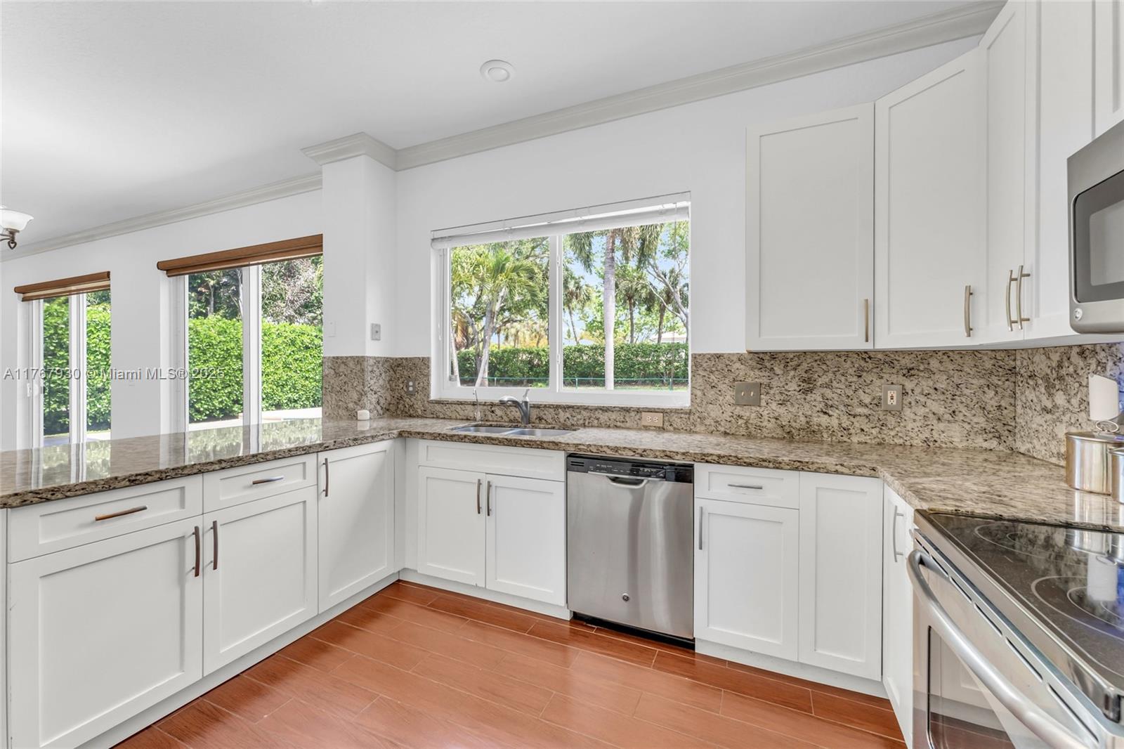 PEMBROKE SHORES - Residential