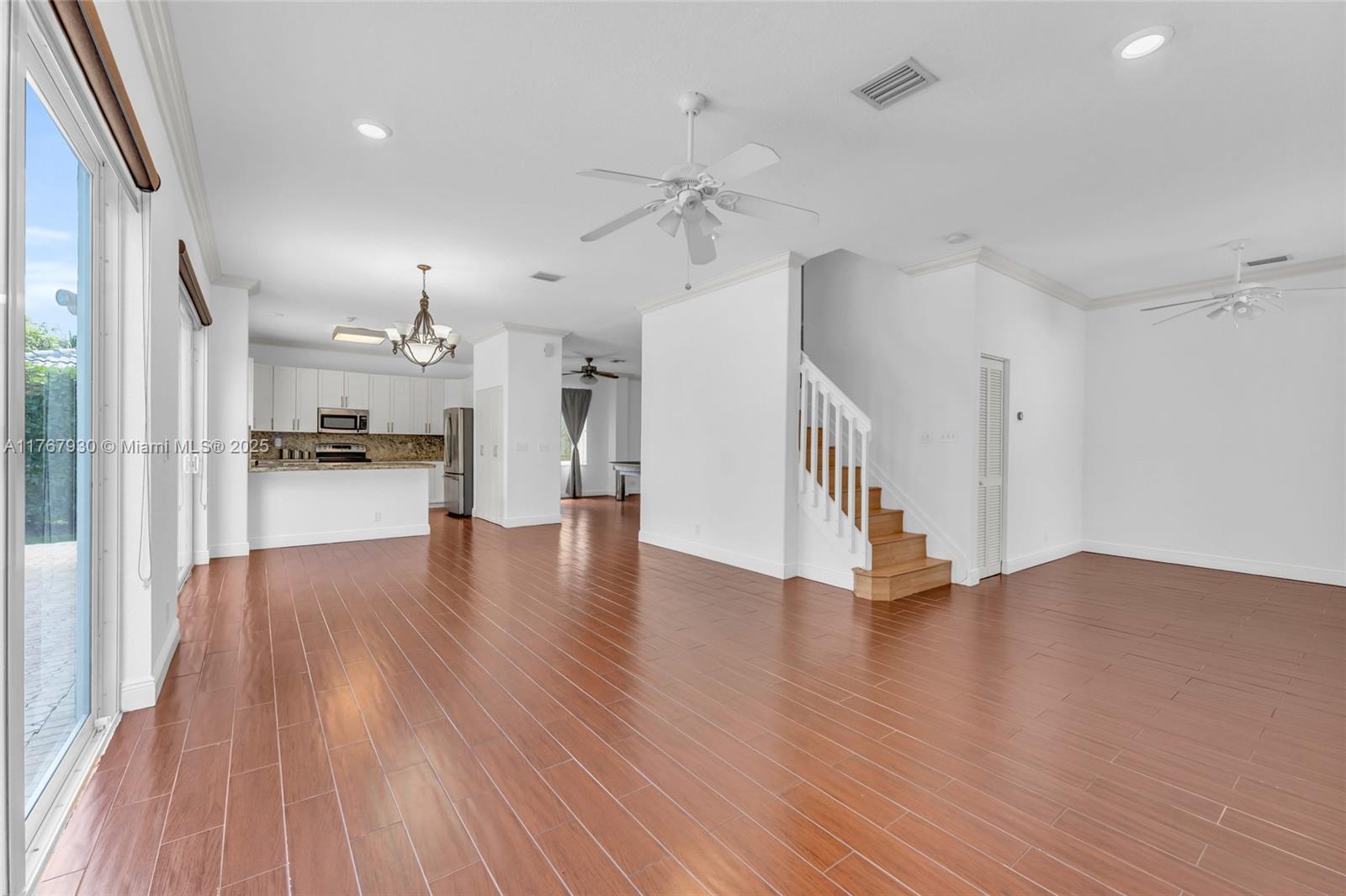 PEMBROKE SHORES - Residential