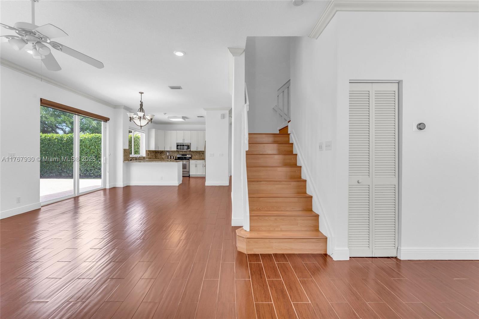 PEMBROKE SHORES - Residential