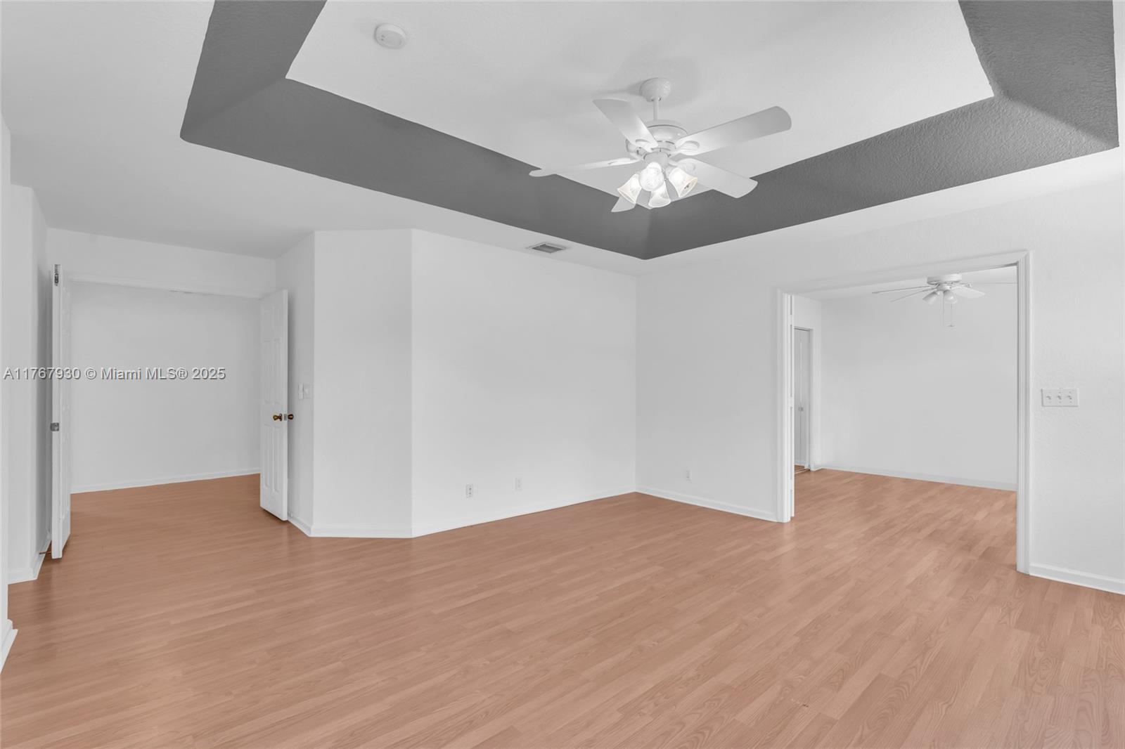 PEMBROKE SHORES - Residential