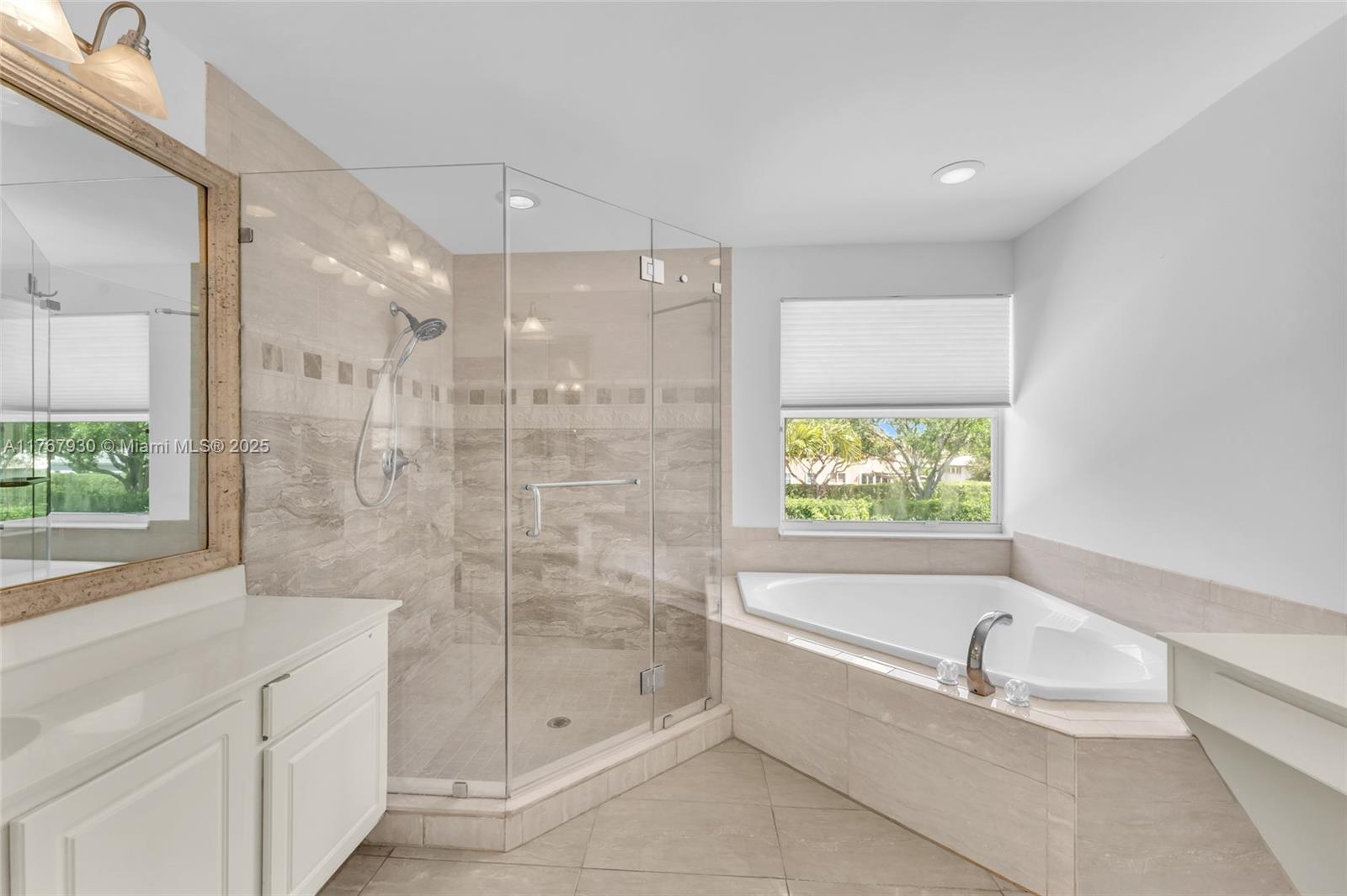 PEMBROKE SHORES - Residential