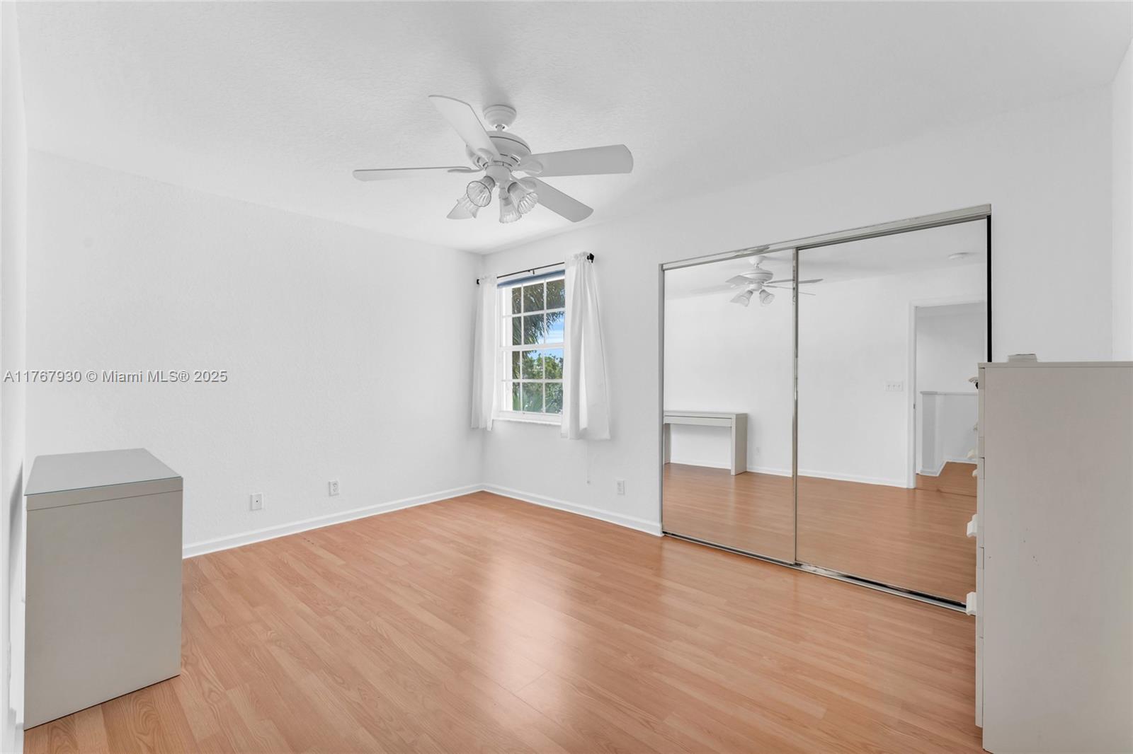 PEMBROKE SHORES - Residential
