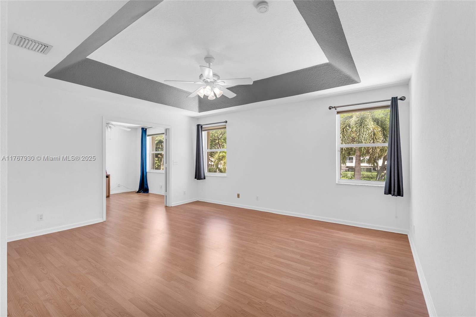 PEMBROKE SHORES - Residential
