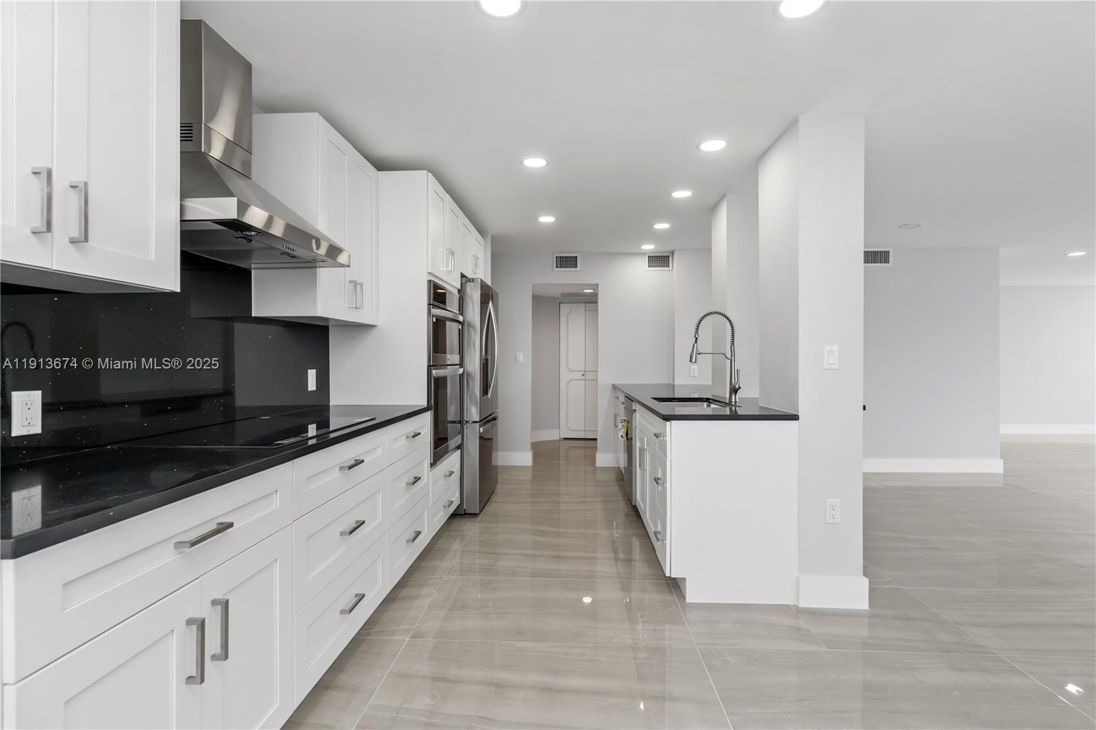 AQUARIUS CONDO - Residential