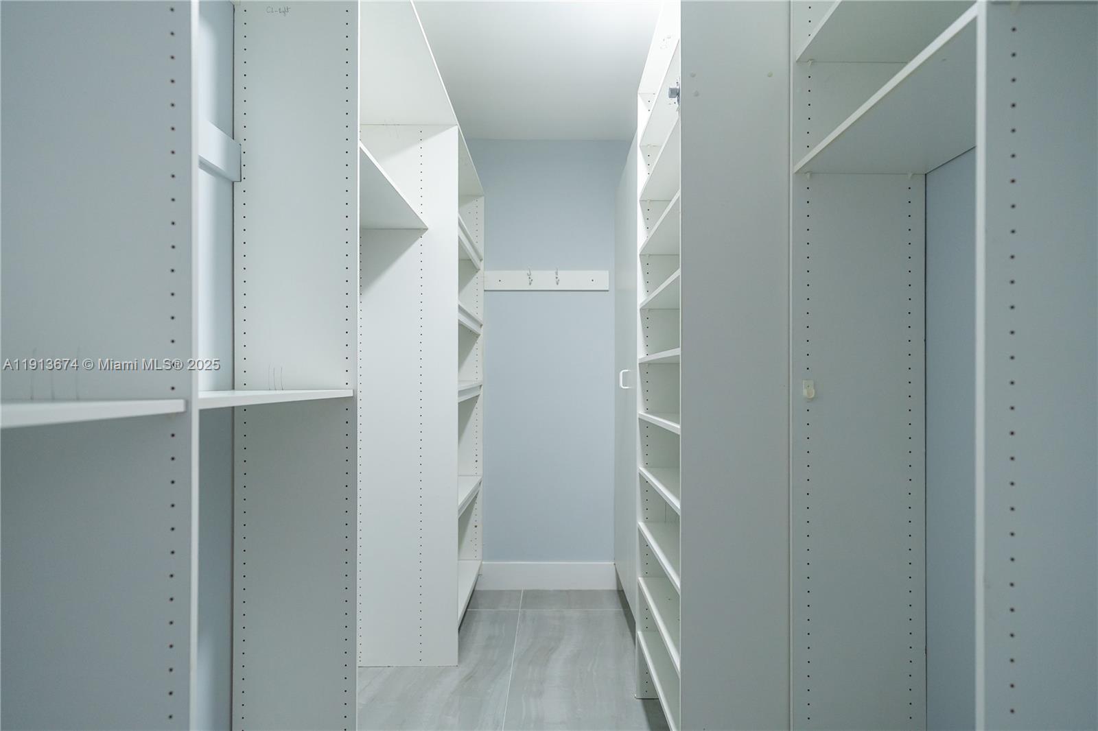 AQUARIUS CONDO - Residential