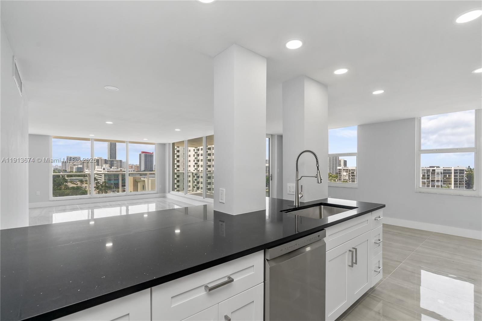 AQUARIUS CONDO - Residential