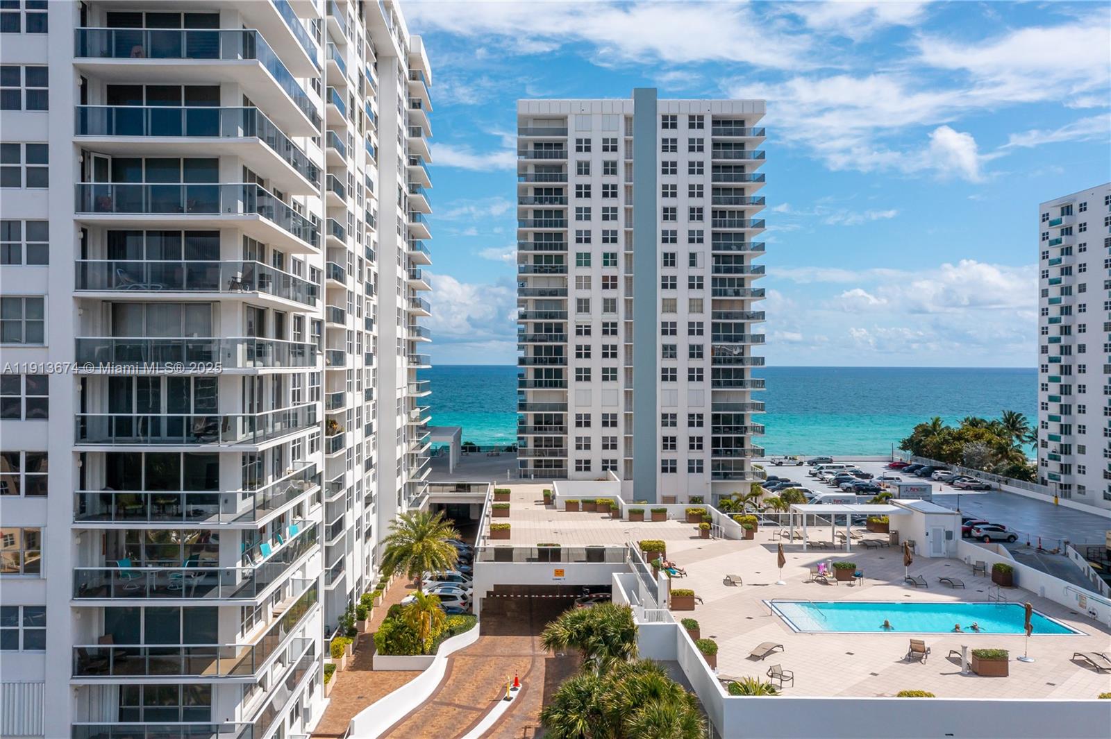 AQUARIUS CONDO - Residential