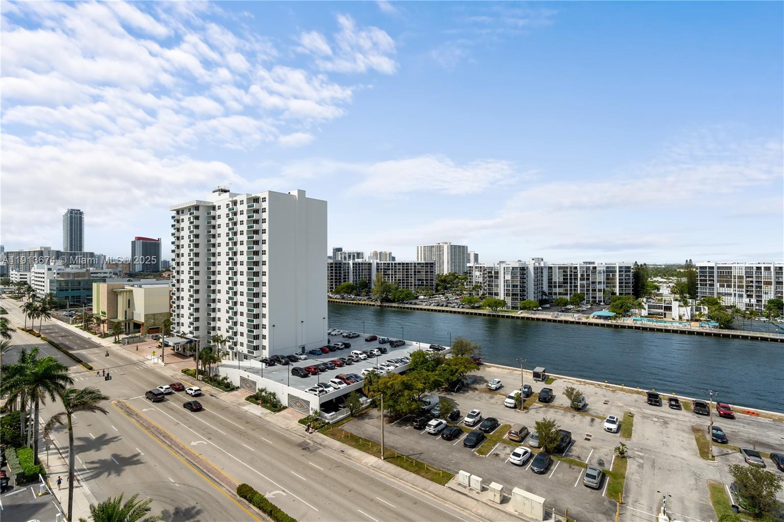 AQUARIUS CONDO - Residential