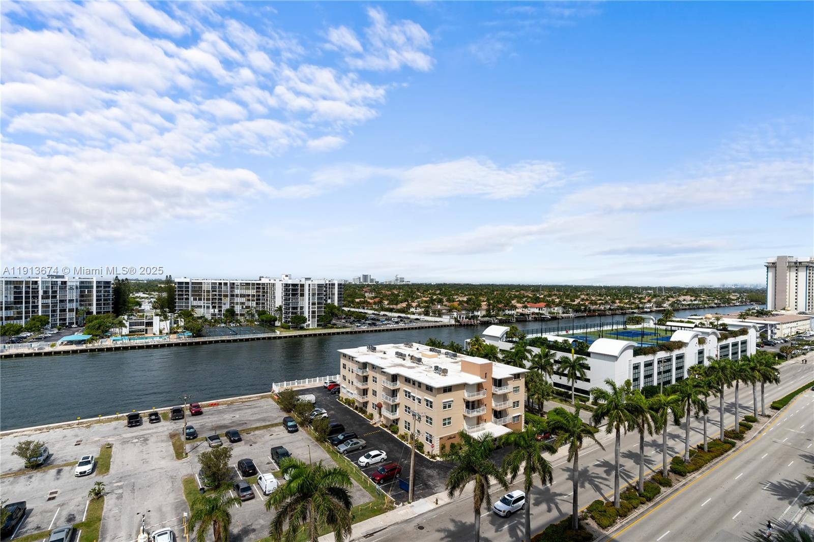 AQUARIUS CONDO - Residential