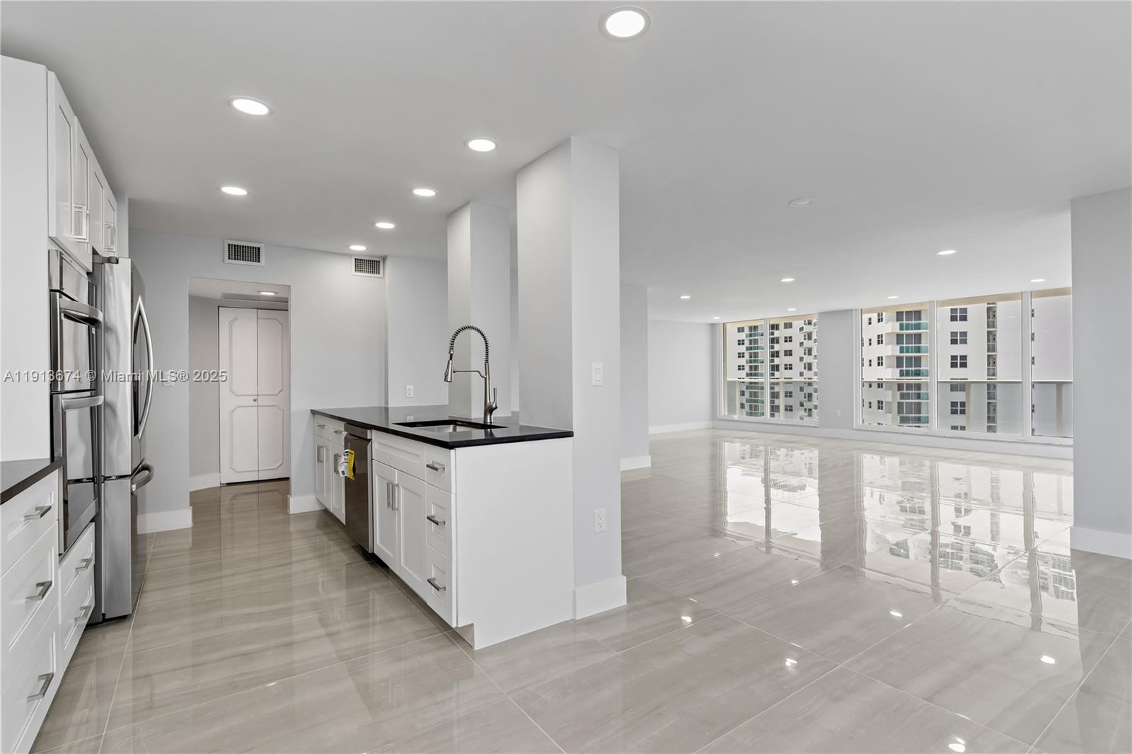 AQUARIUS CONDO - Residential