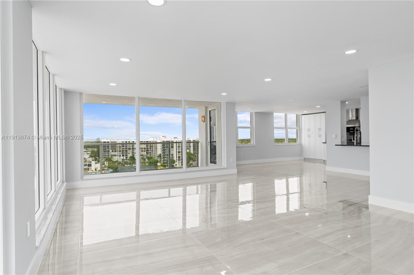 AQUARIUS CONDO - Residential