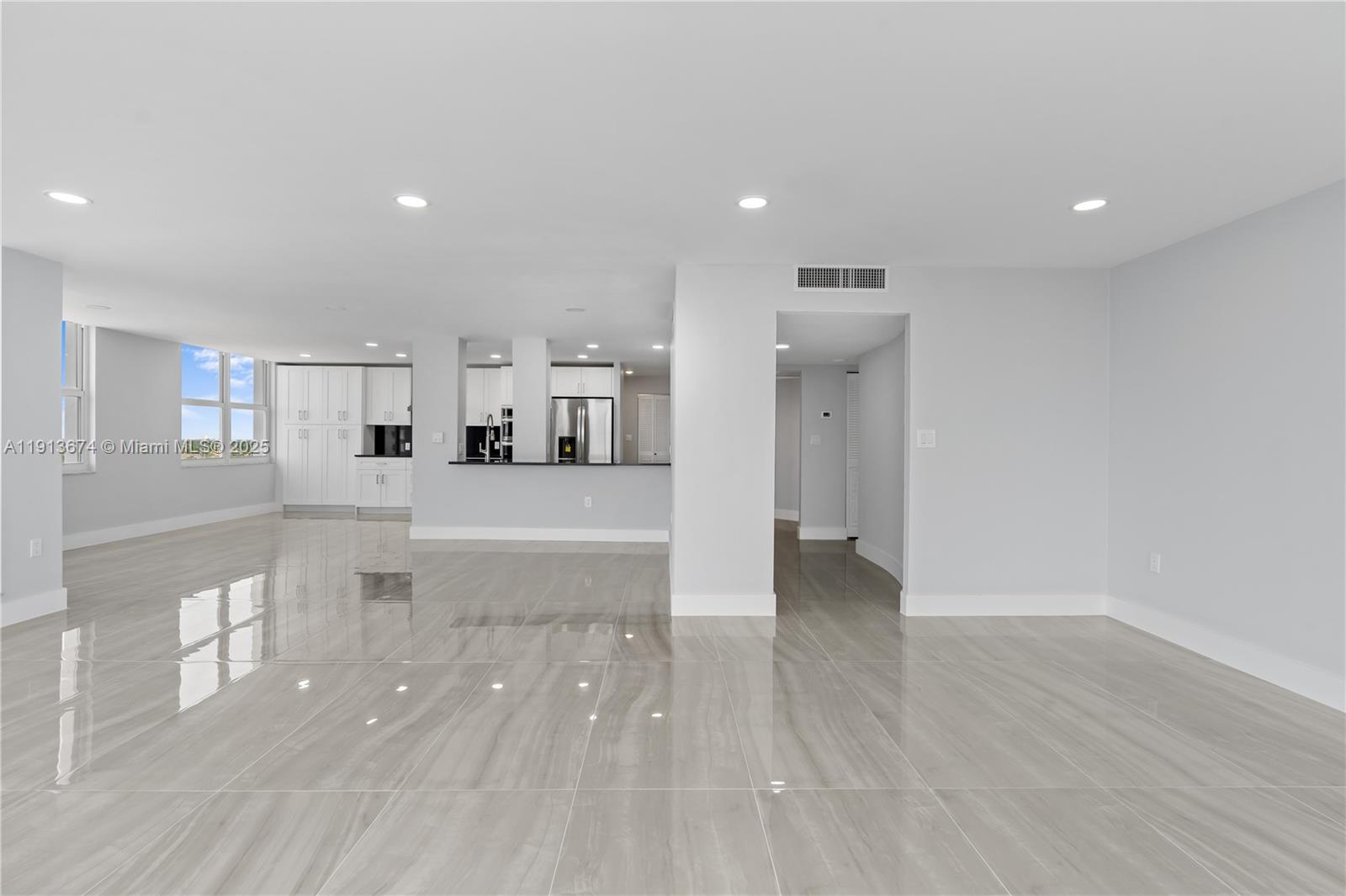 AQUARIUS CONDO - Residential