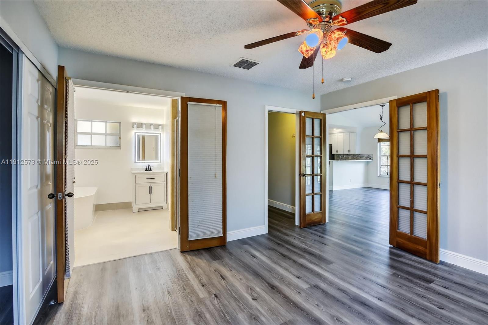 FOREST RIDGE CLUSTER HOME - Residential