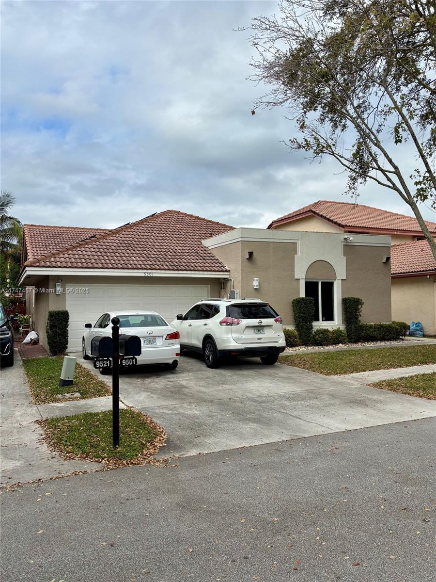 9501 NW 18th Mnr