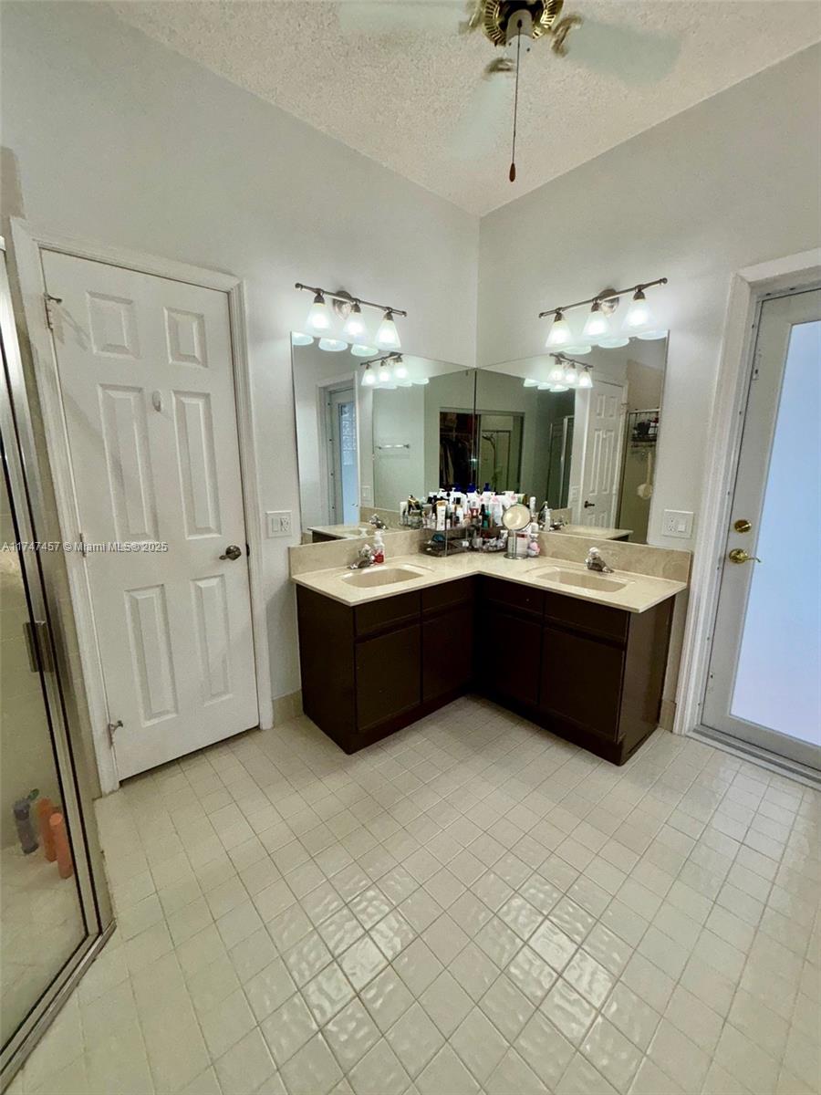 JACARANDA - Residential