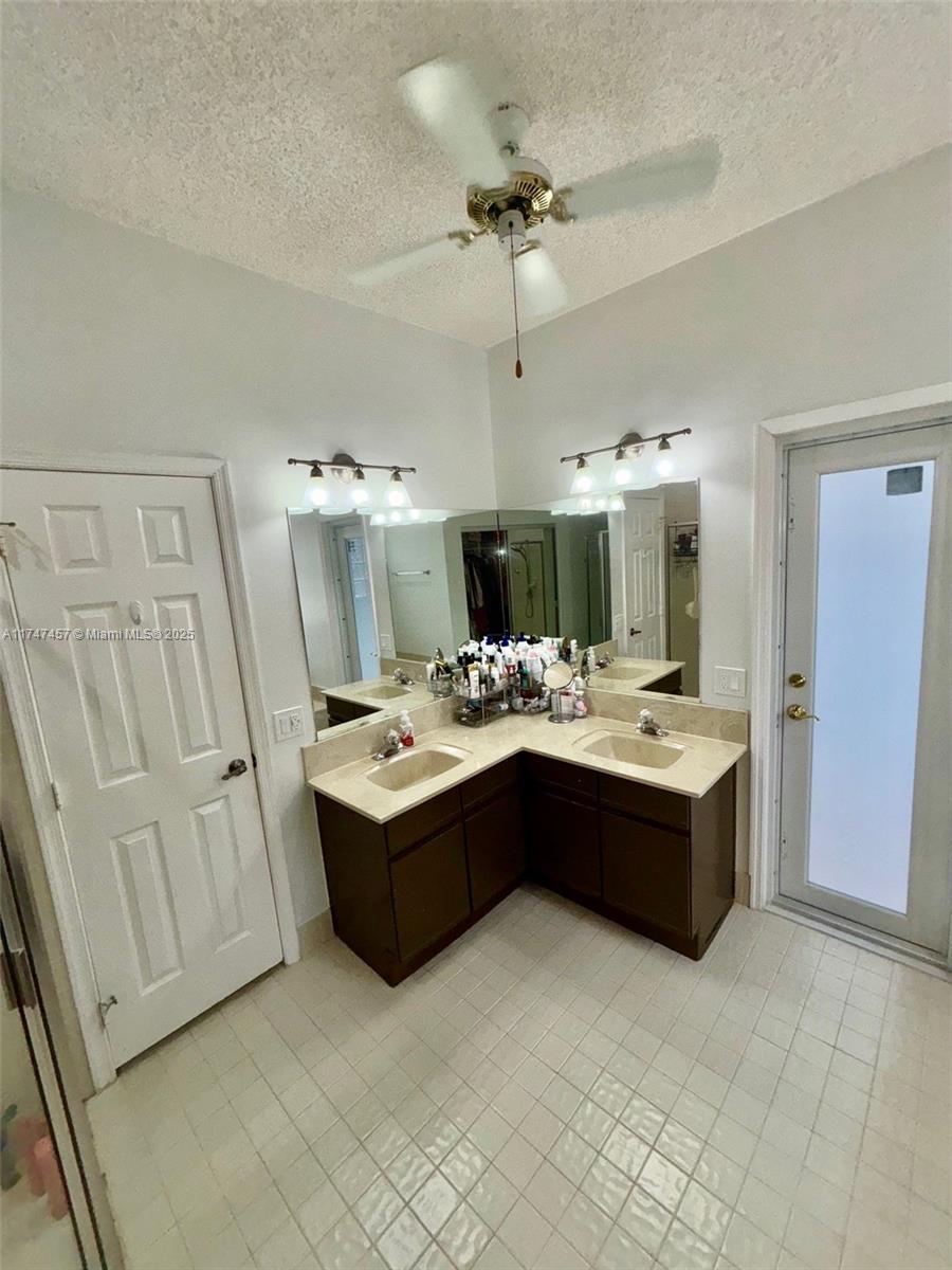 JACARANDA - Residential