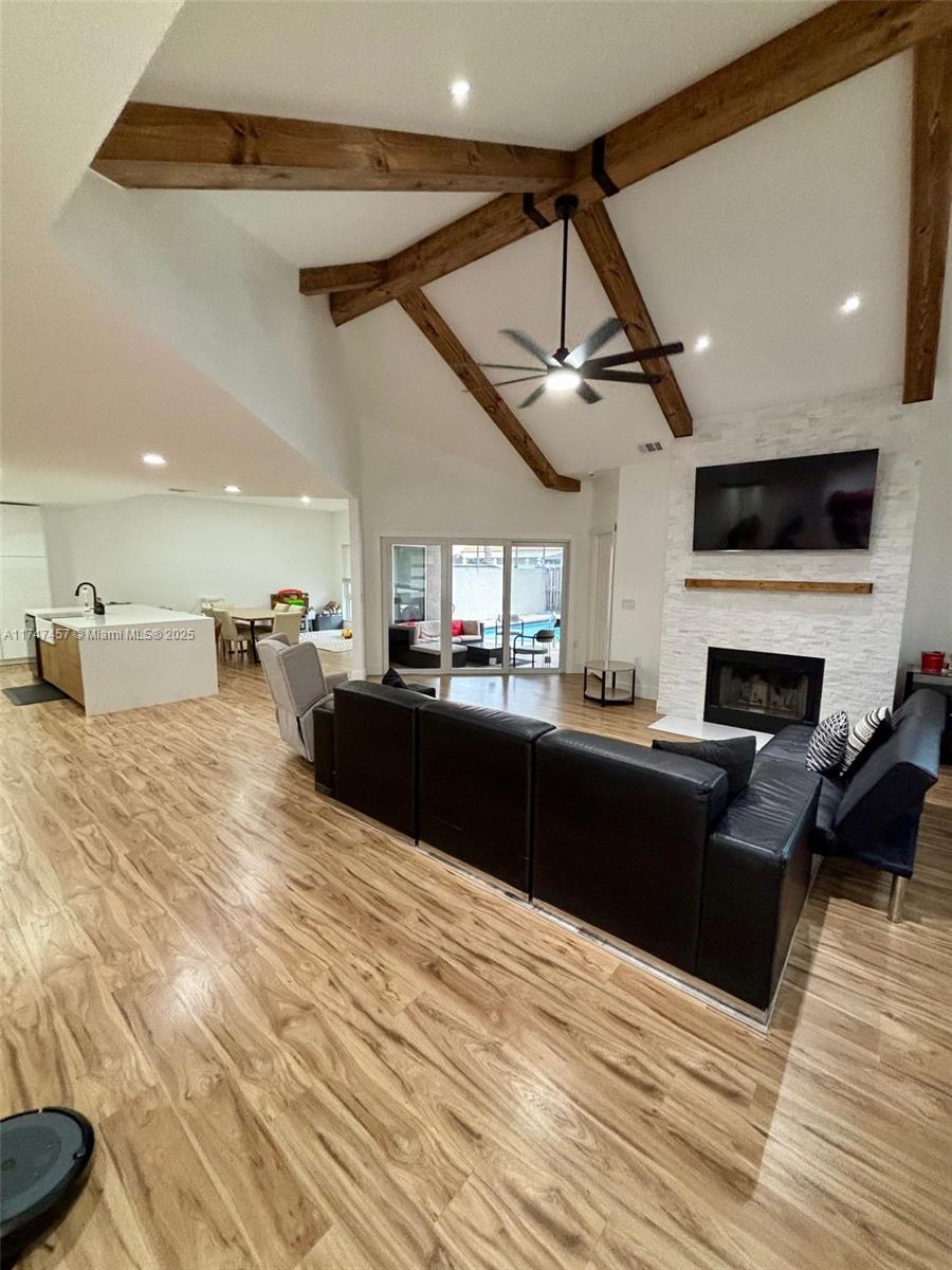 JACARANDA - Residential