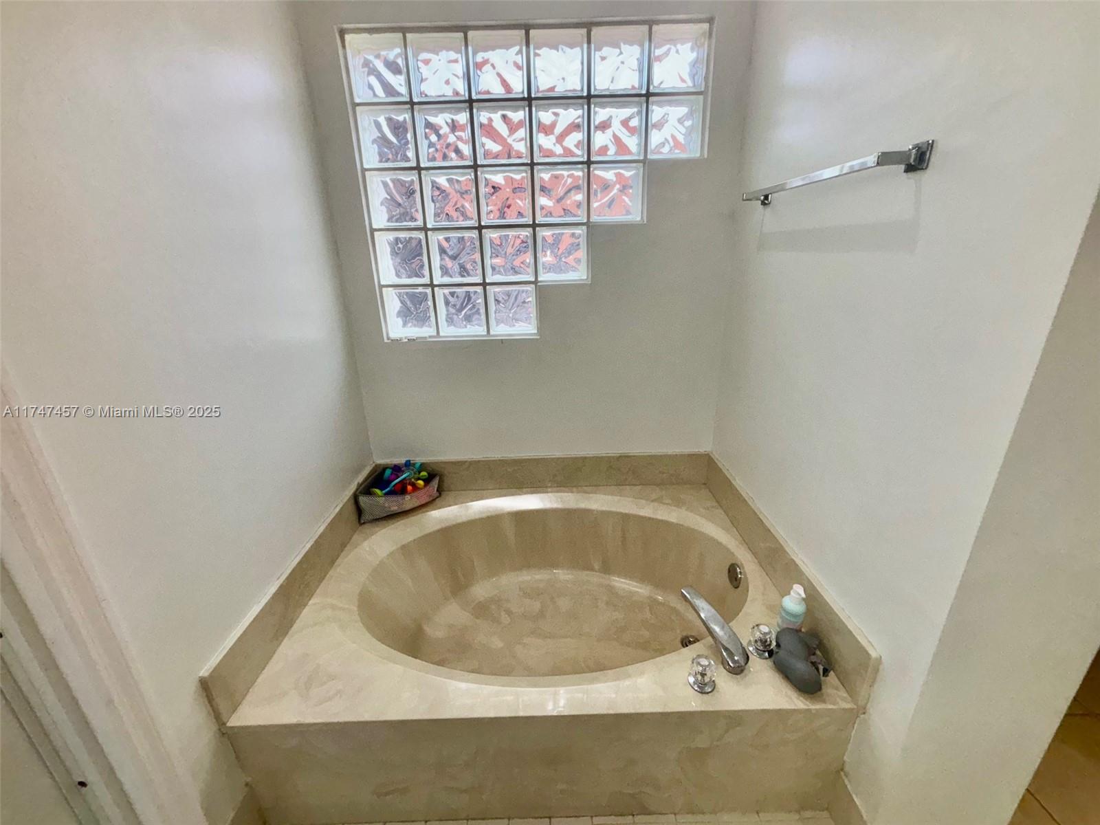 JACARANDA - Residential