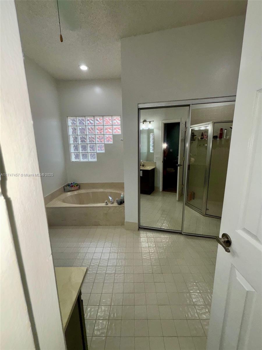 JACARANDA - Residential