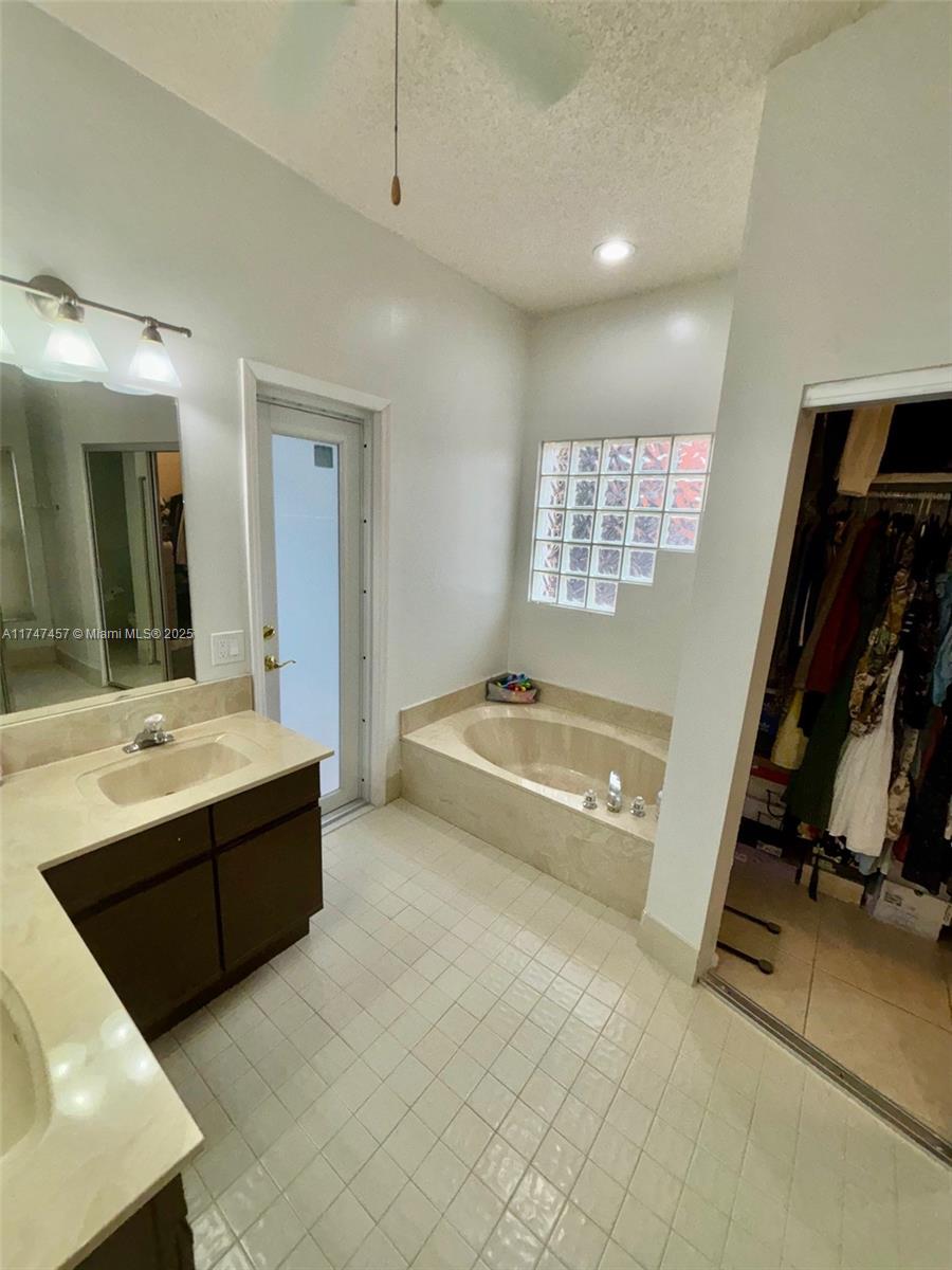 JACARANDA - Residential