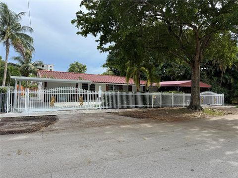 470 NE 127th St North Miami FL 33161