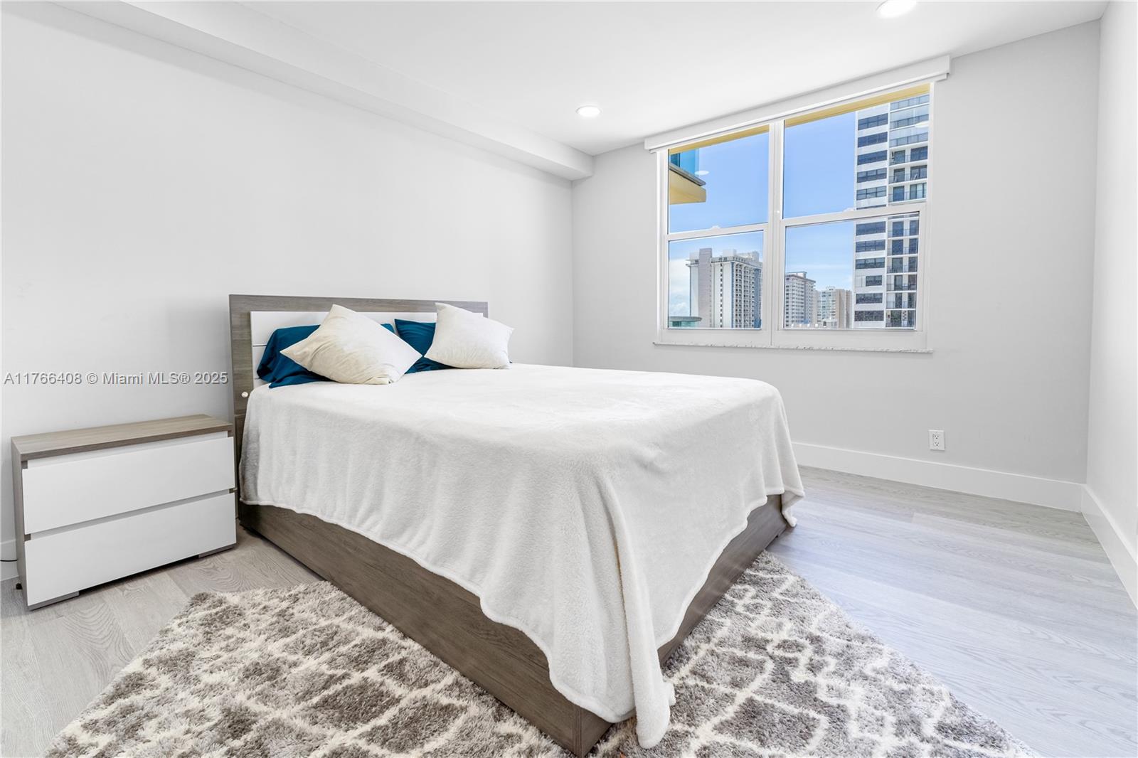 WAVE CONDO - Residential