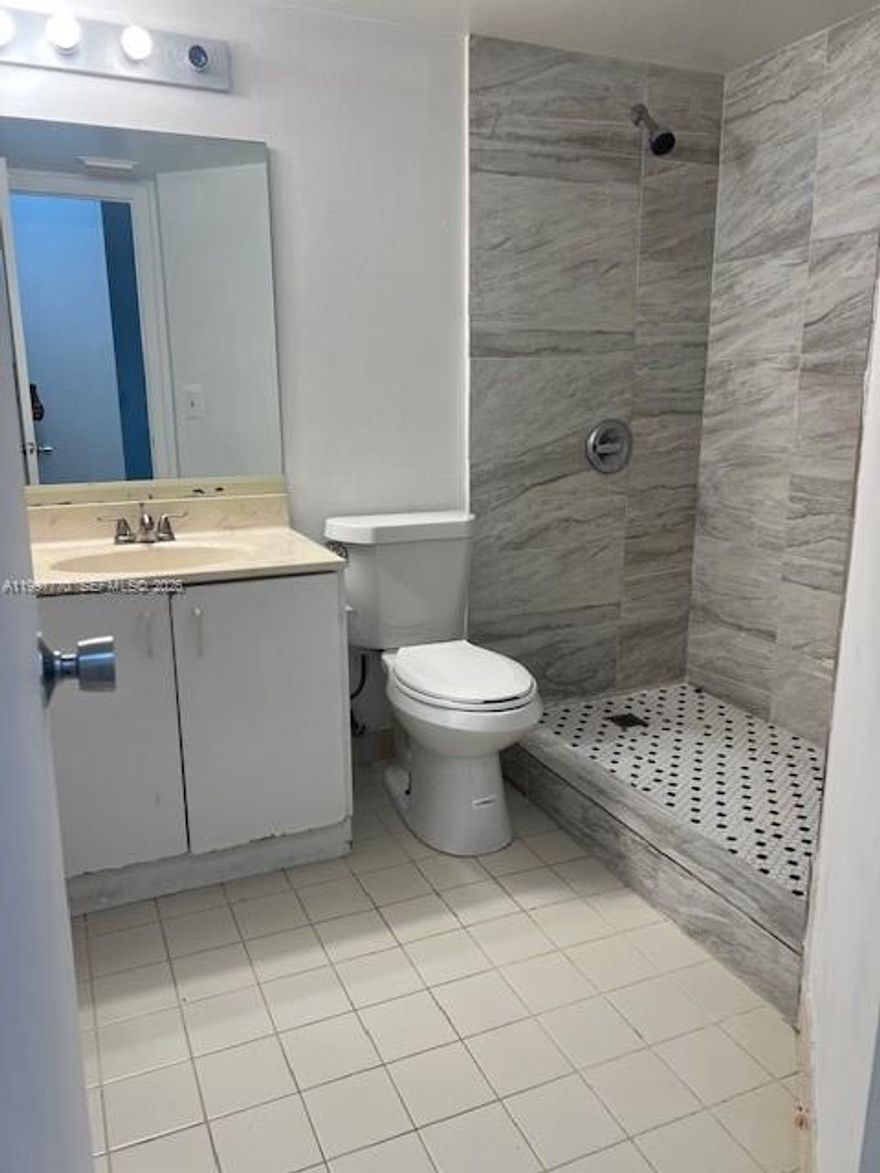 2BED / 2 BATH CONDO. EASY ACCESS TO ALL MAIN ROADS INCLUDING TURNPIKE AND MORE. WALKING DISTANCE TO SHOPPING, DINNING, AND ENTERTAINMENT: ONLY TWO MONTHS TO MOVE IN. INSIDE UTILITY WITH WASHER AND DRYER