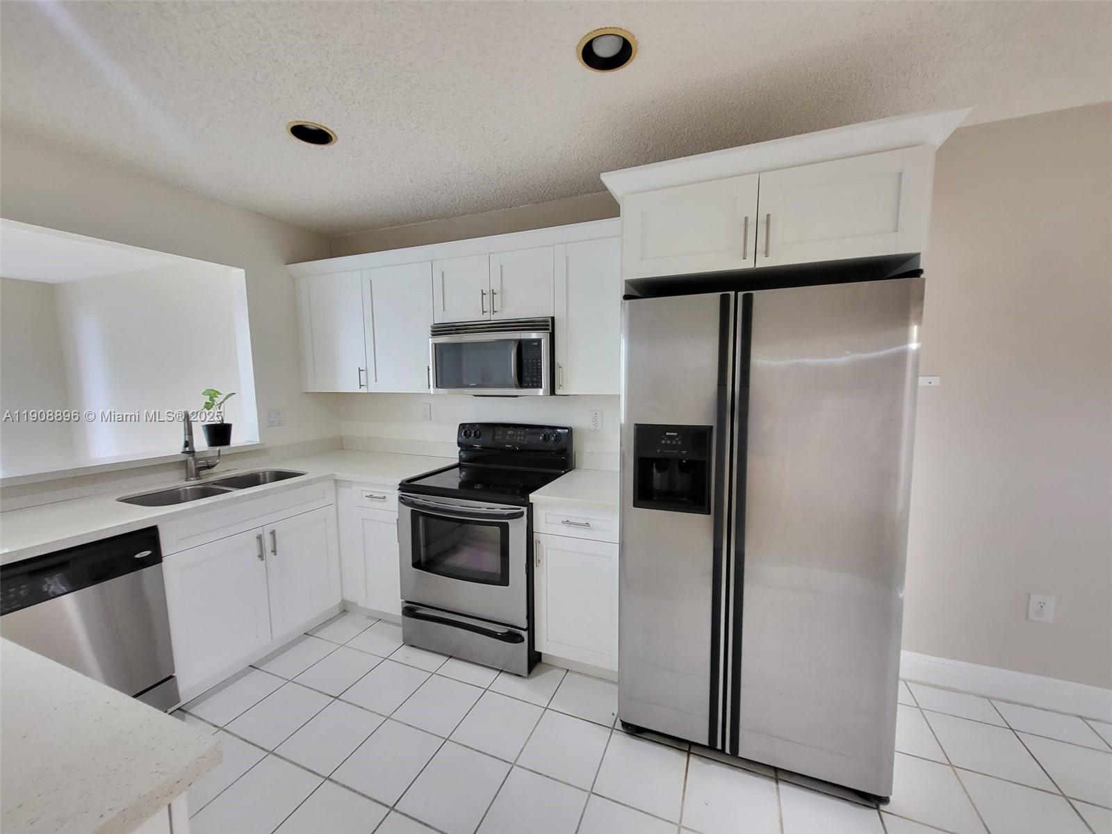 DORAL GREENS - Residential Lease