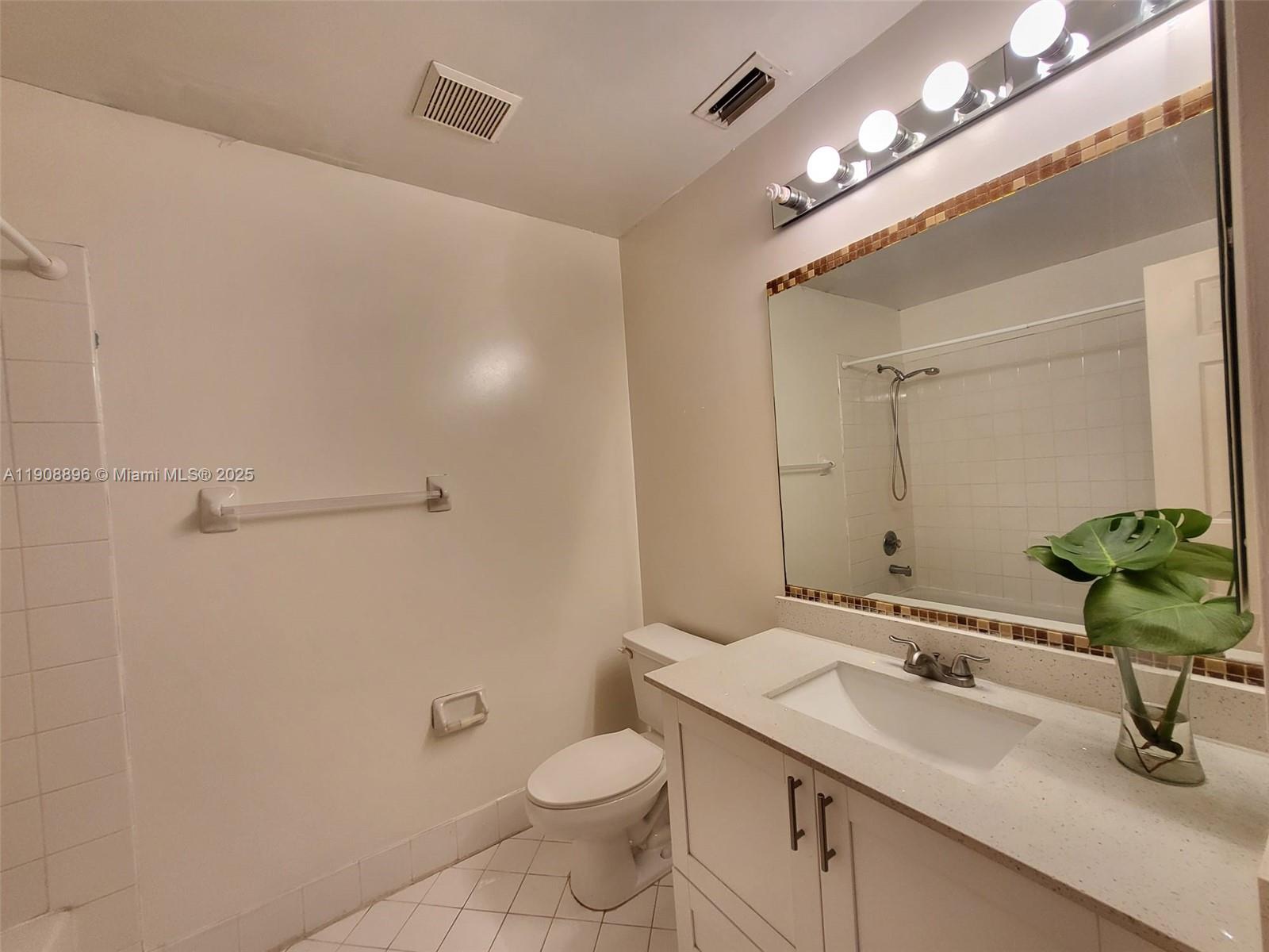 DORAL GREENS - Residential Lease