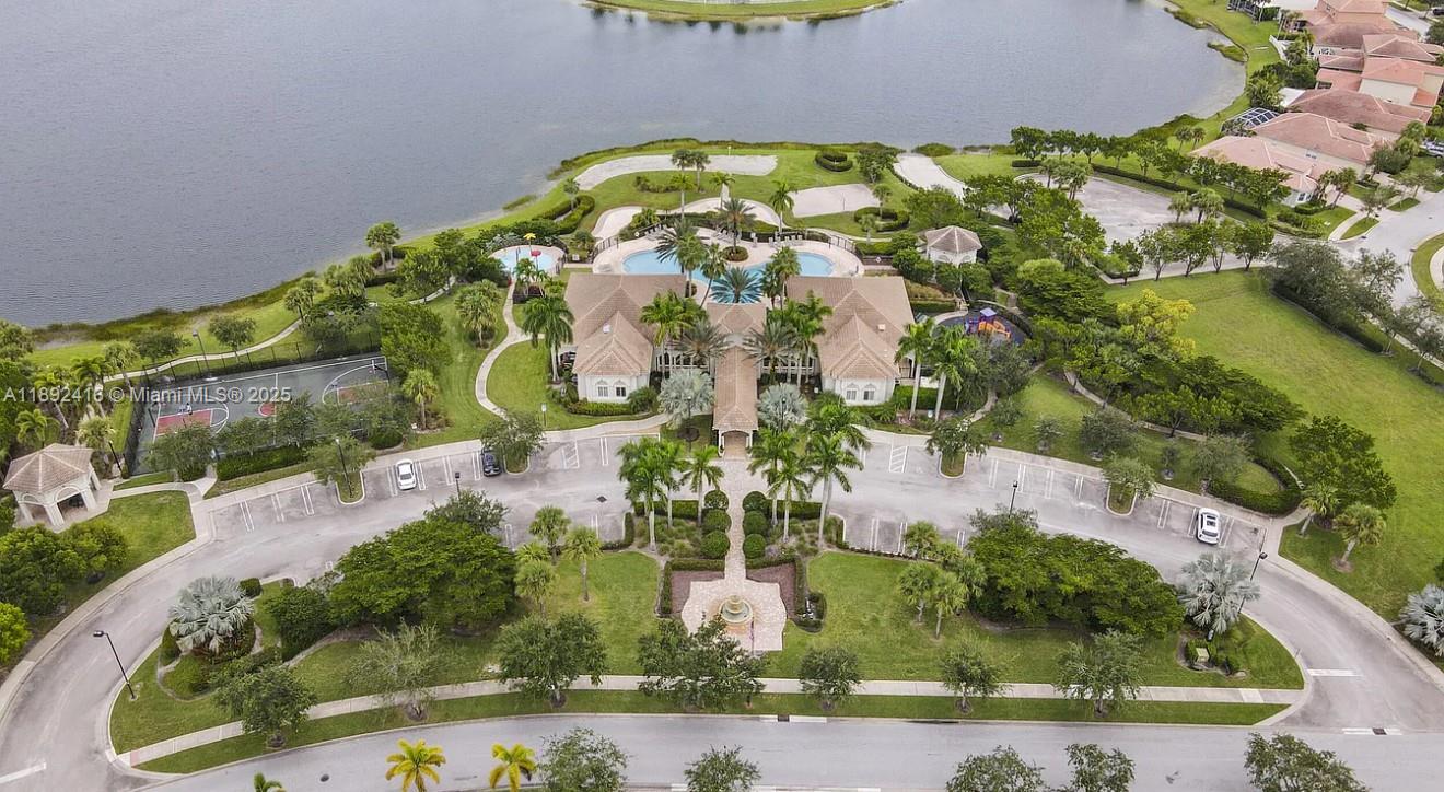 VIZCAYA FALLS PLAT 1 - Residential Lease