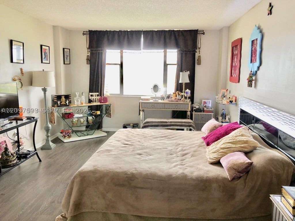 Photo of 4001 Hillcrest Dr #PH6, Hollywood, FL 33021 (MLS # A12097593)