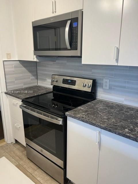 HAMPTON COURT CONDO - Residential