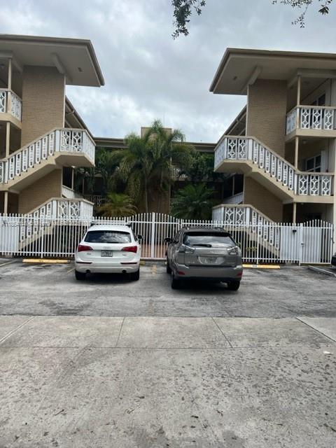 1958 Monroe St 208