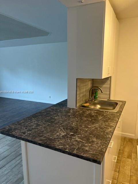 HAMPTON COURT CONDO - Residential