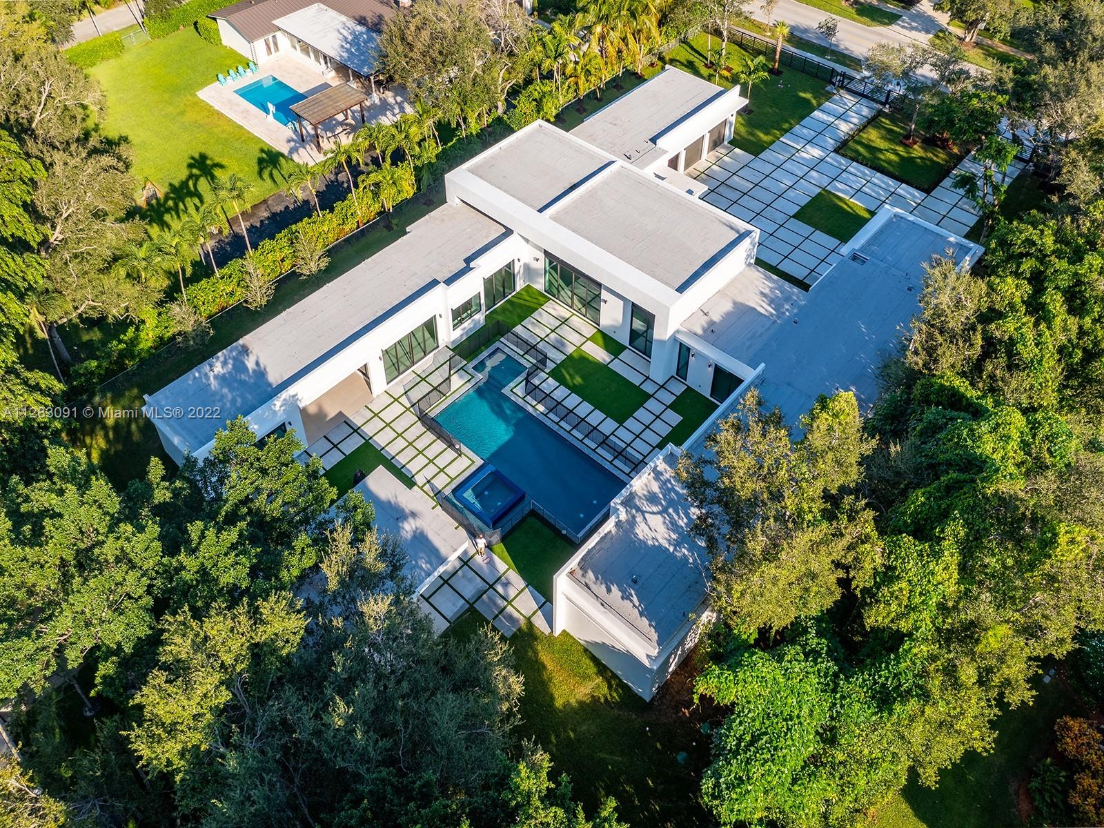 HELMS COUNTRY ESTATES RE- - Residential