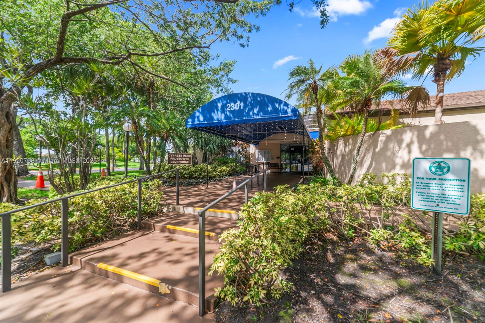 CYPRESS BEND I-A CONDO - Residential Lease