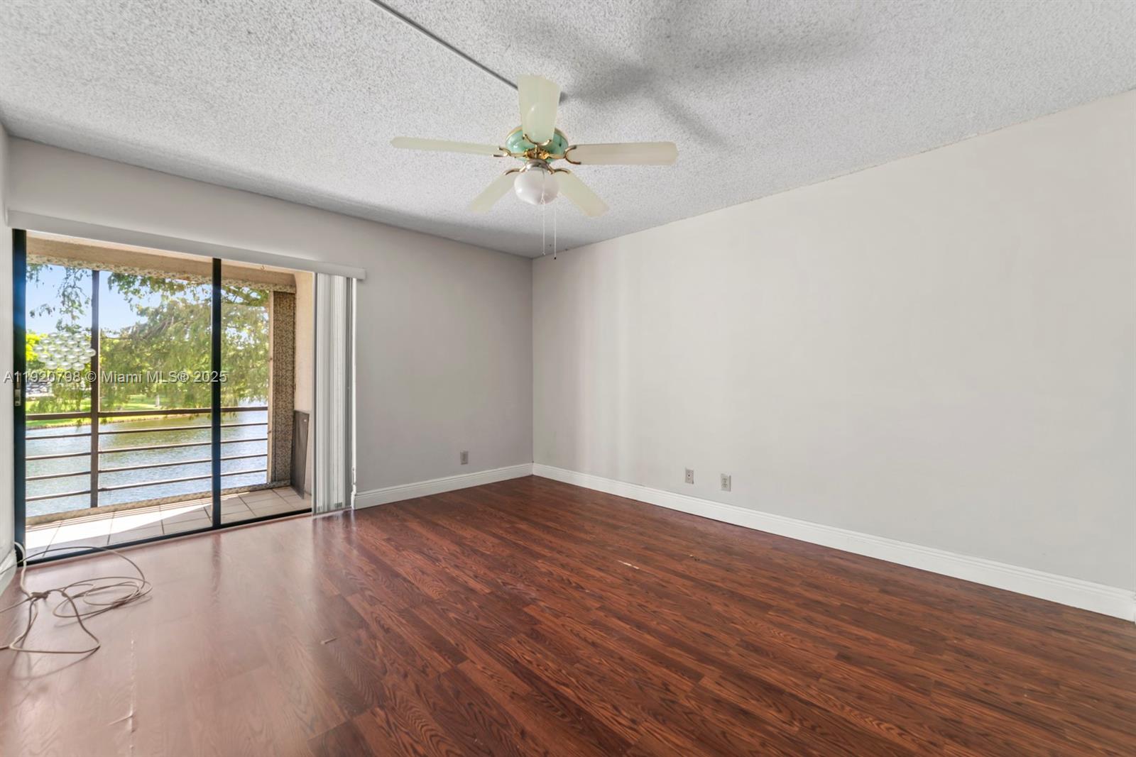 CYPRESS BEND I-A CONDO - Residential Lease