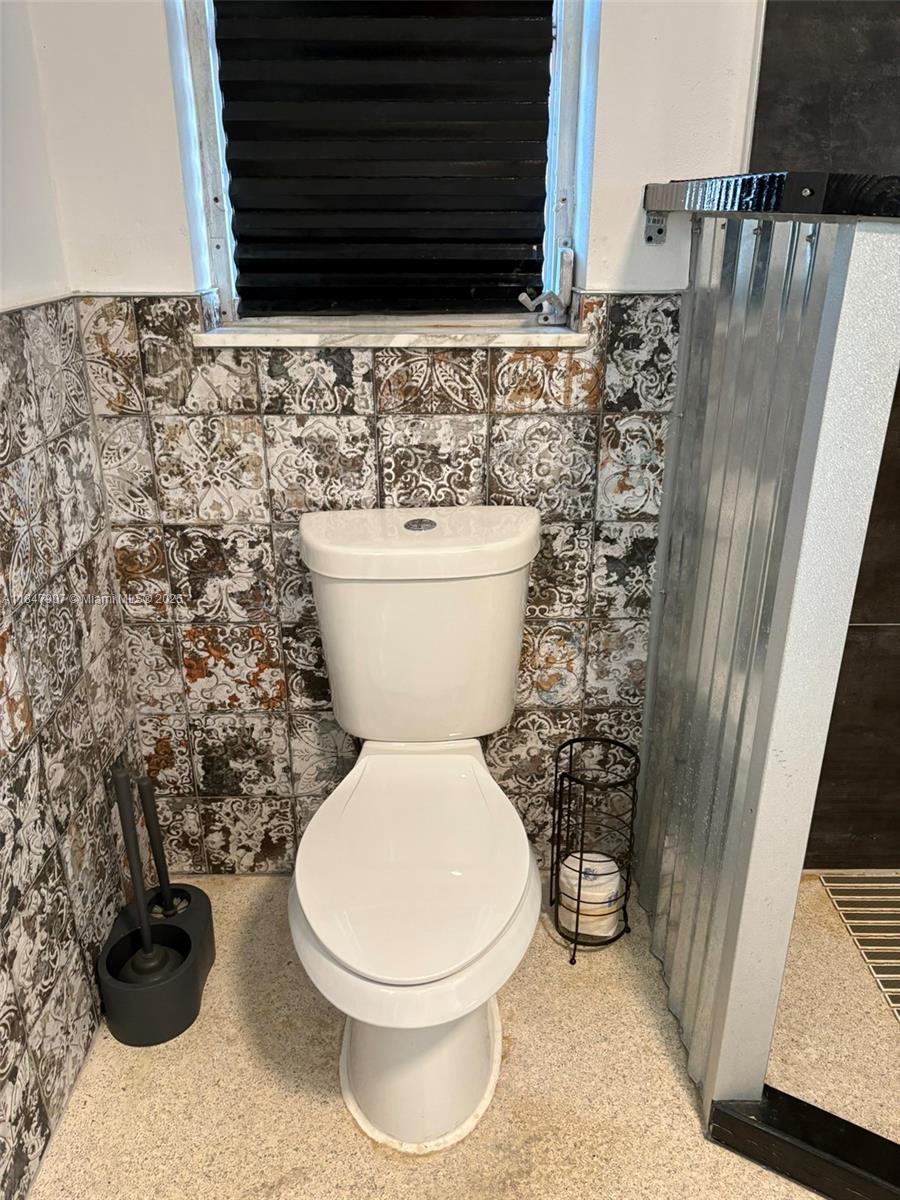 J F WOOTEN'S SUBDIVISION - Residential Lease