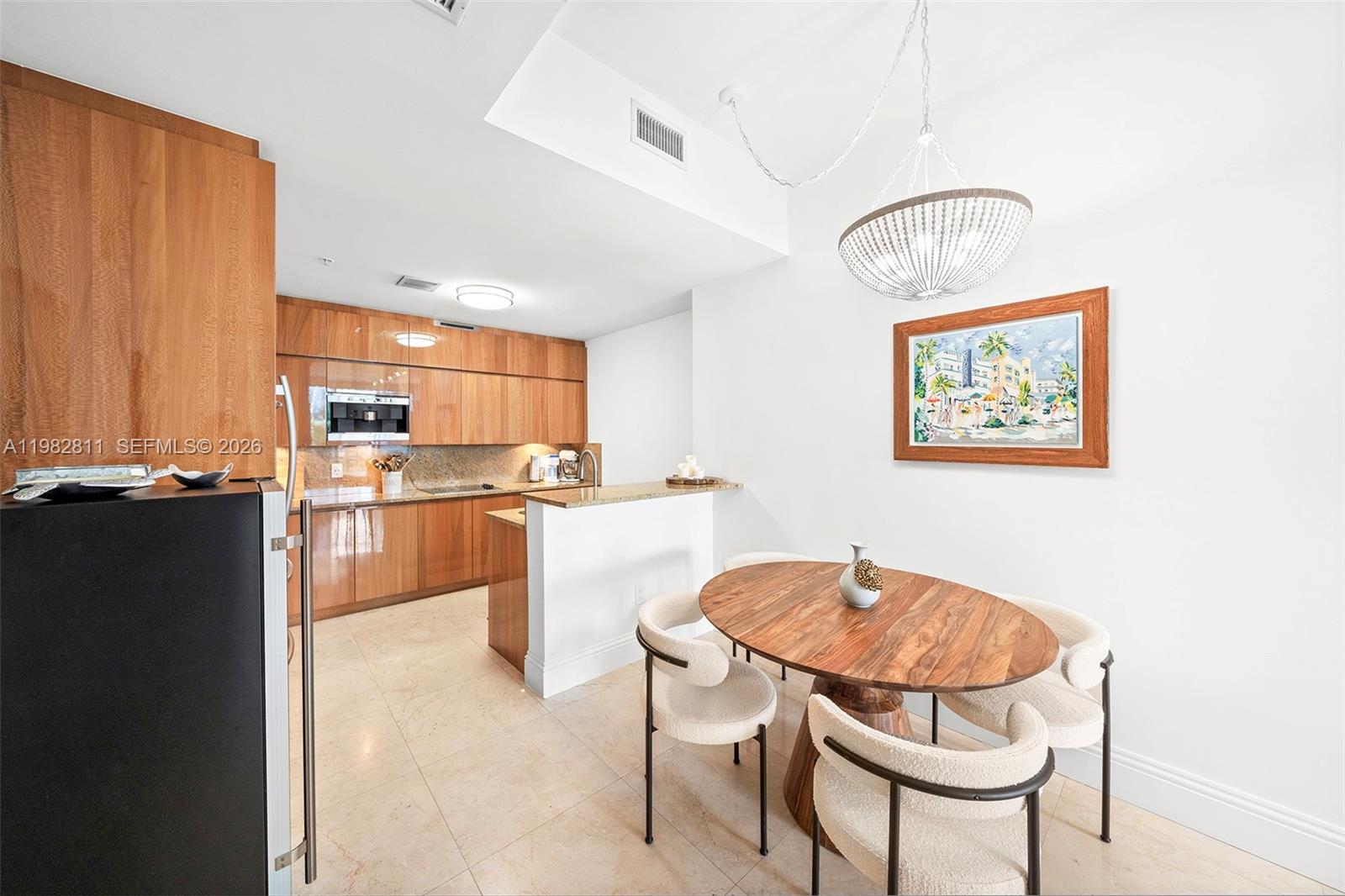 CONTINUUM ON SOUTH BEACH - Residential