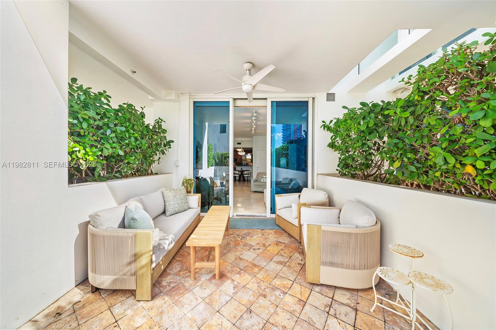 CONTINUUM ON SOUTH BEACH - Residential