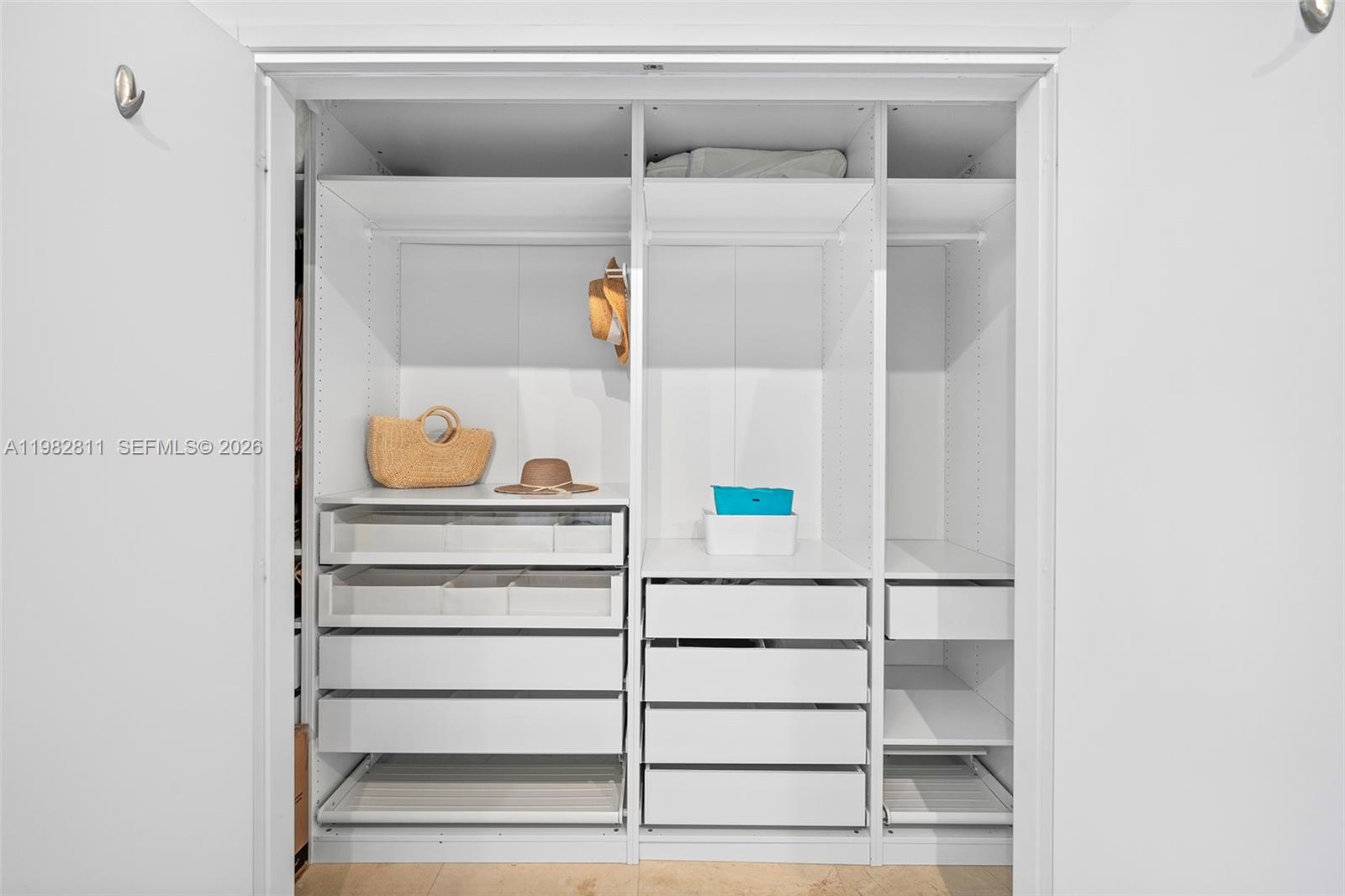 CONTINUUM ON SOUTH BEACH - Residential