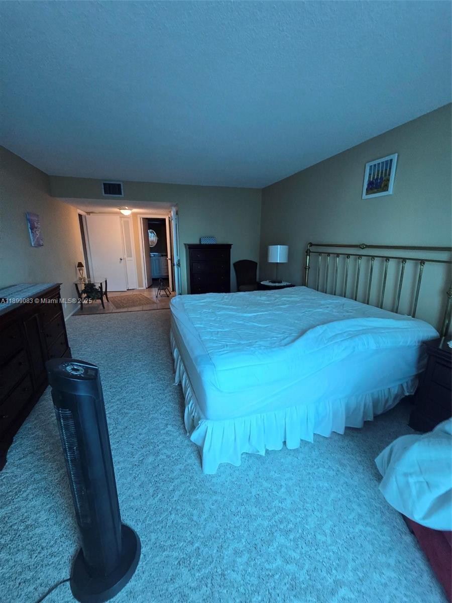 OCEAN CLUB CONDO - Residential Lease