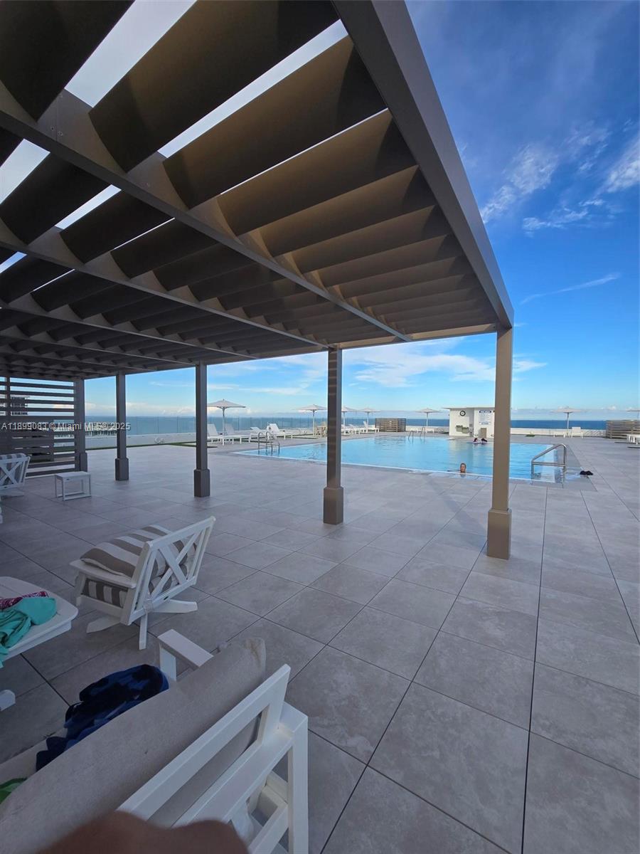 OCEAN CLUB CONDO - Residential Lease