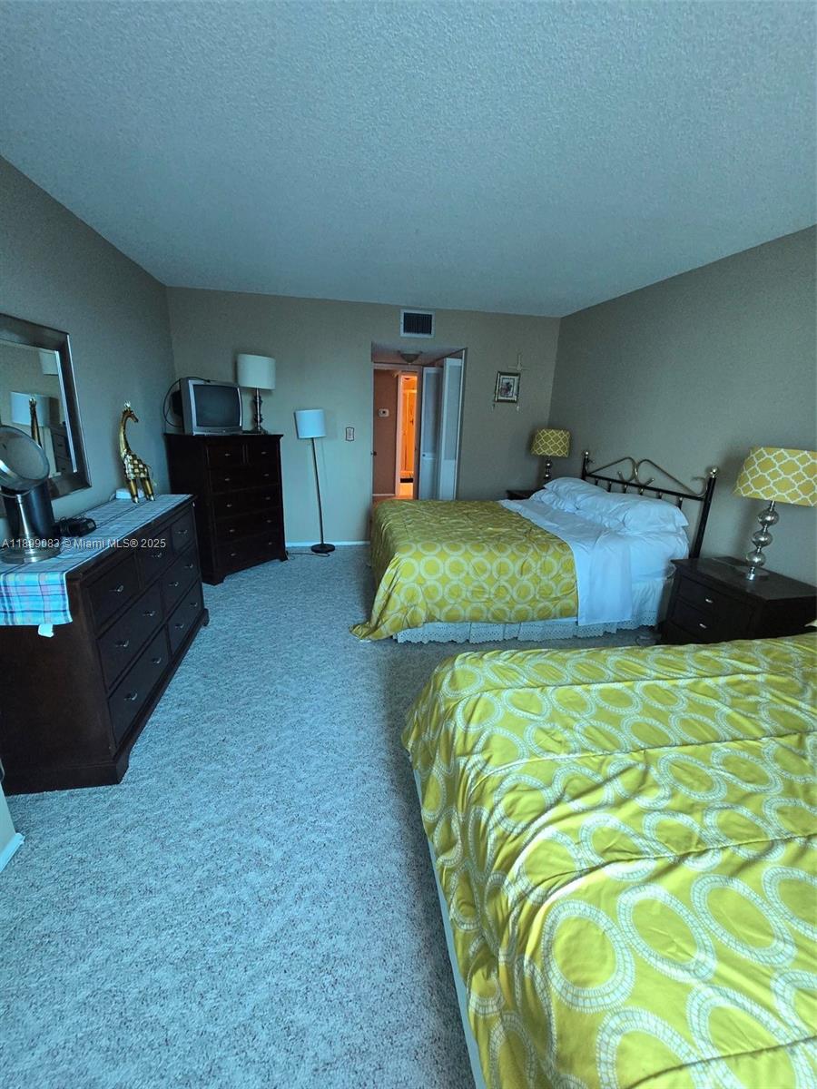 OCEAN CLUB CONDO - Residential Lease